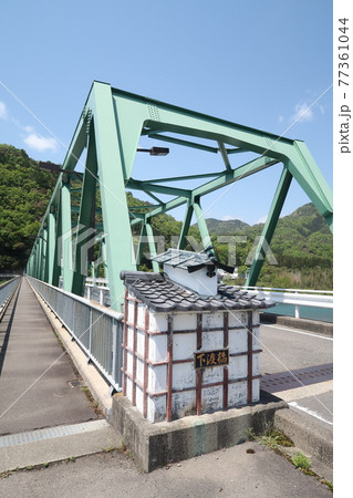美濃市らしくうだつのある下渡橋の親柱 美濃市らしくうだつのある下渡橋の親柱 77361044