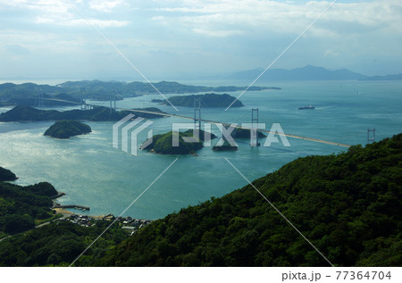 亀老山展望公園から来島海峡大橋を望む 亀老山展望公園から来島海峡大橋を望む 77364704
