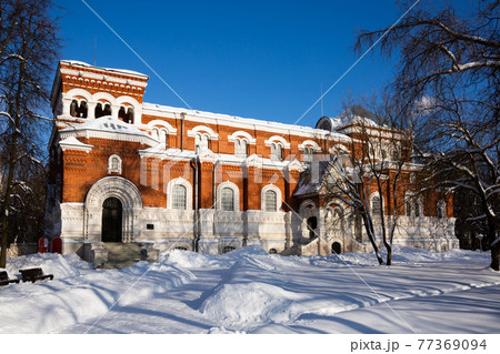 Museum of Crystal in building of former Orthodox Cathedral in Gus-Khrustalny in winter 77369094