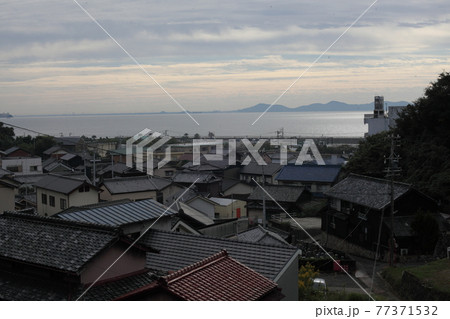 高台から見下ろす三河湾と梶島 77371532