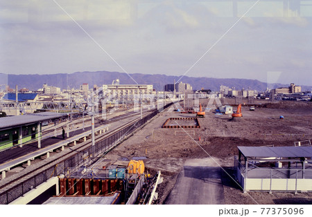 1998年　再開発工事中の旧竜華操車場跡地 77375096