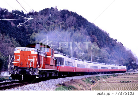 1998年　播但線を走るDD511116の14系リゾート車団臨 77375102