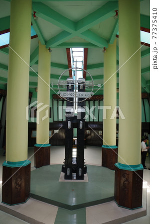 インドネシア　ポンティアナックの赤道記念碑 77375410