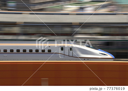 上越・北陸新幹線E7系（流し撮り） 77376019