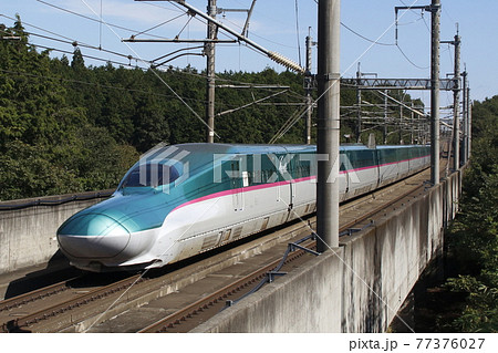 東北新幹線E5系の写真素材 [77376027] - PIXTA