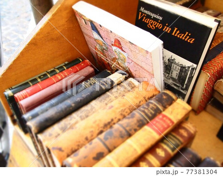 イタリアの古本古書アンティーク市 77381304