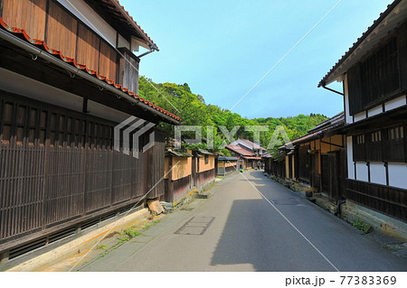 【島根県】大森銀山の石州瓦の町並み（石見銀山） 77383369