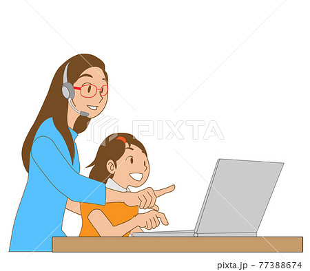 子供にオンライン学習を指導する女性教師 子供にオンライン学習を指導する女性教師 77388674