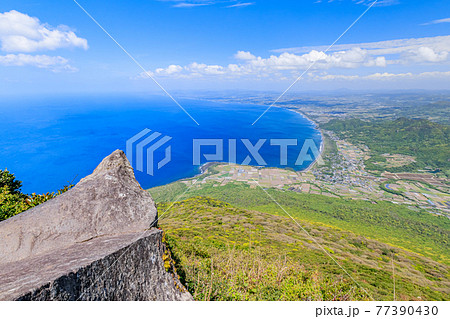 開聞岳9合目付近から見た景色　鹿児島県指宿市 77390430
