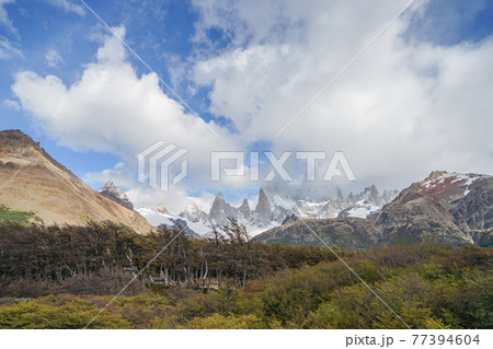 エルチャルテンからフィッツロイへのトレッキングルート 77394604