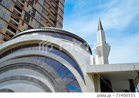 Turkey Istanbul modern Ayse Ilicak Mosque located next to Maltepe Piazza Shopping Center, May 01 2019 Turkey Istanbul modern Ayse Ilicak Mosque located next to Maltepe Piazza Shopping Center, May 01 2019 77400555