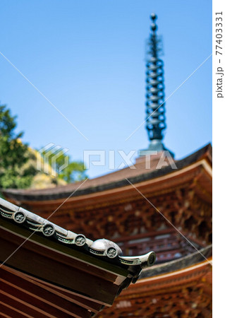 霊山寺の三重塔 77403331