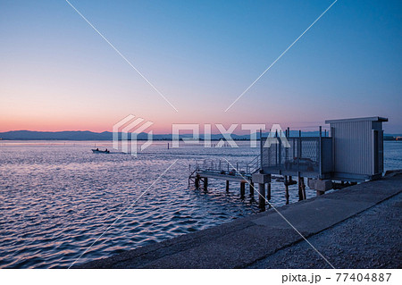 黄昏時 浜名湖 弁天島からの眺め 黄昏時 浜名湖 弁天島からの眺め 77404887