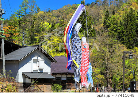 新緑の大正ロマン 銀山温泉街 新緑の大正ロマン 銀山温泉街 77411049
