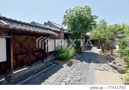 今西家書院　長屋門から玄関までの通路　奈良市福智院町 77411792