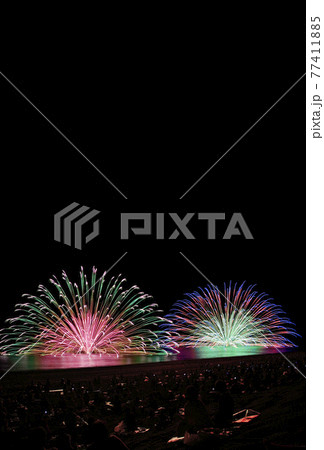 【夏イメージ】花火大会 【夏イメージ】花火大会 77411885
