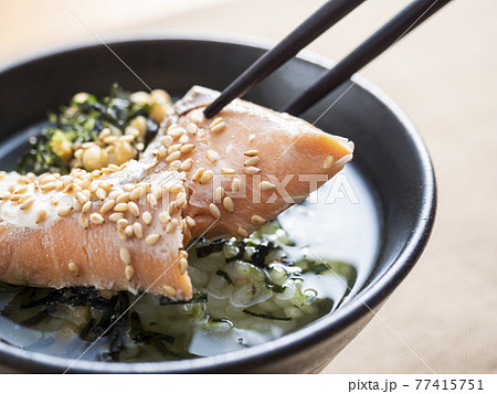鮭茶漬け 鮭茶漬け 77415751