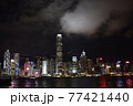 尖沙咀プロムナードから見る香港の夜景 77421440