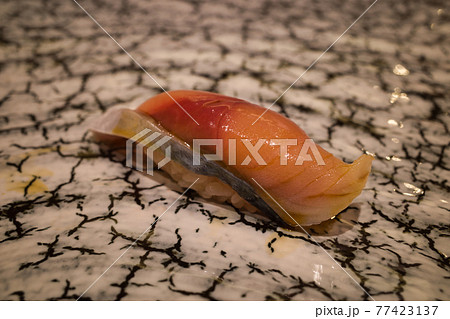金沢駅近くのお寿司屋さんで食べた握り寿司 77423137