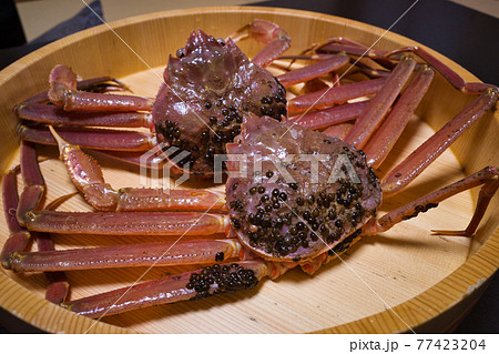 金沢で食べた冬の味覚ズワイガニ 77423204