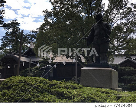 《出雲大社 大国主大神(オオクニヌシノオオカミ)とウサギの像(御慈愛の御神像)》(島根県 出雲市) 《出雲大社 大国主大神(オオクニヌシノオオカミ)とウサギの像(御慈愛の御神像)》(島根県 出雲市) 77424004