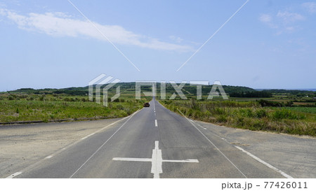 奄美群島喜界島のシュガーロード 77426011
