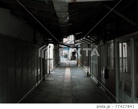 対馬　厳原の風景 77427841