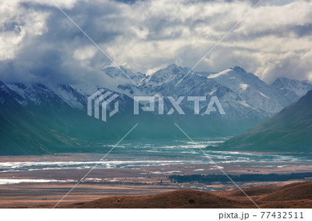 New Zealand mountains New Zealand mountains 77432511