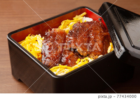 秋刀魚の蒲焼き重 秋刀魚の蒲焼き重 77434000