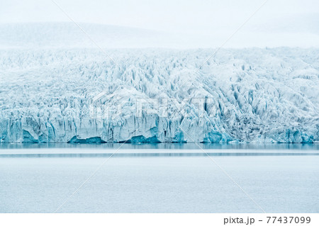 Fjallsarlon glacier lagoon, Iceland 77437099