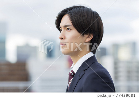 ビジネスマン 就活 新入社員 77439081