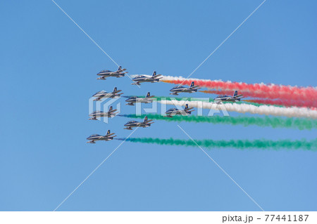 イタリア空軍アクロバットチーム「フレッチェ・トリコローリ」デルタ隊形 77441187