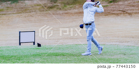 ゴルファー ゴルフ ラウンド スイング ゴルフ場 ゴルファー ゴルフ ラウンド スイング ゴルフ場 77443150