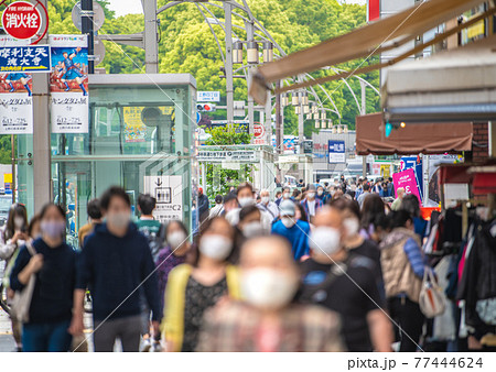 日本の東京都市景観 3度目の宣言下。百貨店などが休業しても、人流の抑制からは遠い…=5月8日、上野 日本の東京都市景観 3度目の宣言下。百貨店などが休業しても、人流の抑制からは遠い…=5月8日、上野 77444624