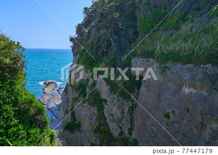 神奈川県藤沢市江の島の山ふたつ眺め舞台 77447179