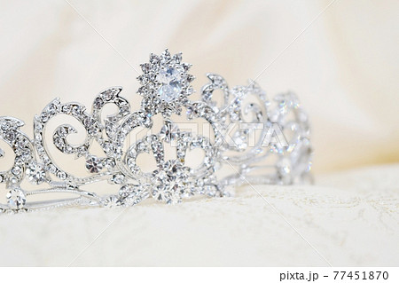 花嫁のティアラ 77451870