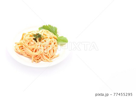 サラスパ スパゲッティを使ったサラダ 明るい背景 サラスパ スパゲッティを使ったサラダ 明るい背景 77455295