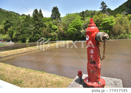 田舎の屋外消火栓　 77457595