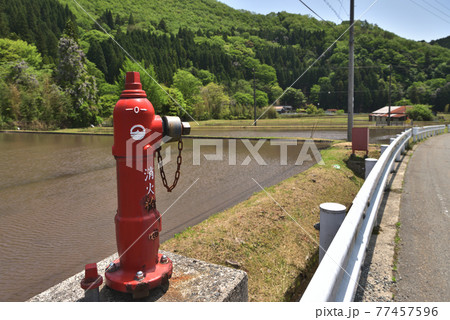田舎の屋外消火栓 田舎の屋外消火栓 77457596