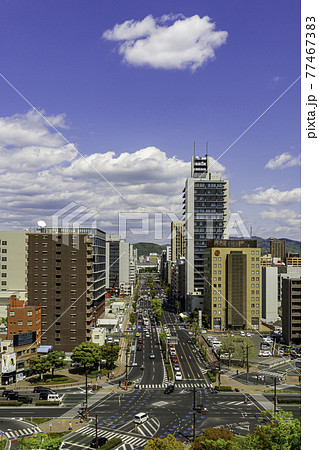 岡山市役所から市役所筋を望む　岡山県岡山市 77467383