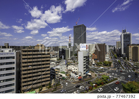 岡山市役所から市役所筋を望む　岡山県岡山市 77467392