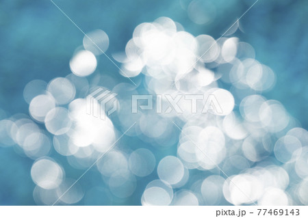Abstract diffractions with bokeh effect, in a swimming pool, Spain. 77469143