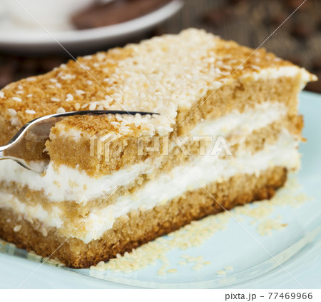 made from a large number of ingredients 77469966