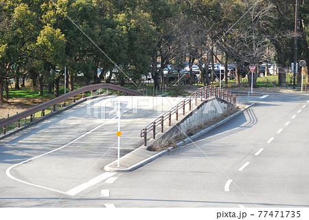 自動車学校 77471735