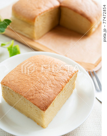 切り分けた台湾カステラ 切り分けた台湾カステラ 77472854