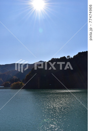 太陽のハレーションと湖 太陽のハレーションと湖 77474966
