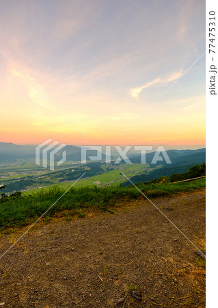 平丸峠の風景（夕暮れ） 77475310
