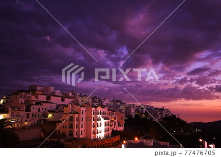 スペイン アンダルシア州の白い村 フリヒリアナからの夕景 スペイン アンダルシア州の白い村 フリヒリアナからの夕景 77476705