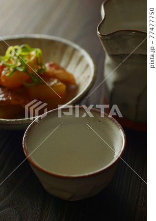 豚バラ大根と日本酒 豚バラ大根と日本酒 77477750