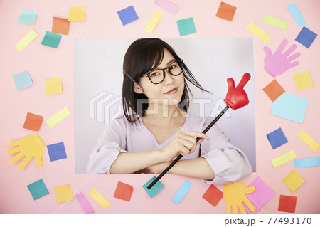 Woman with pink board Woman with pink board 77493170